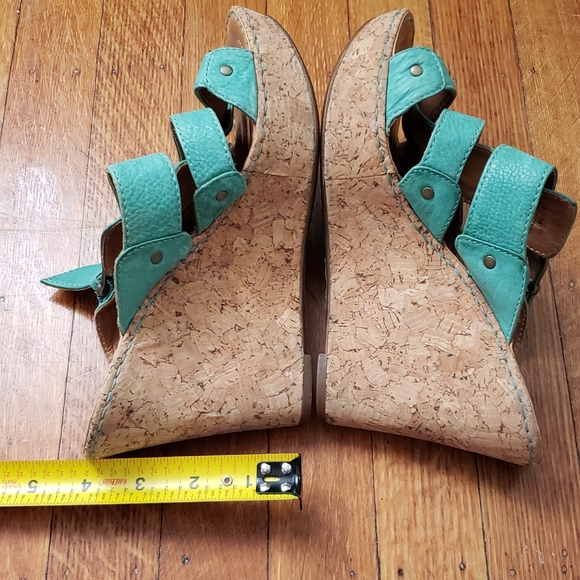 Born - Picture 3 of 4